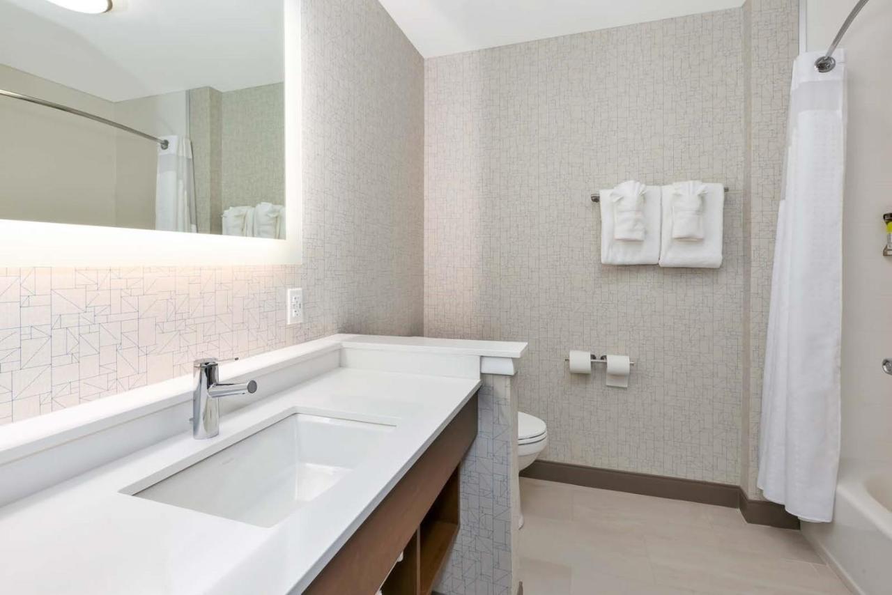 Holiday Inn Express & Suites - Grand Rapids Airport - South By Ihg Dış mekan fotoğraf