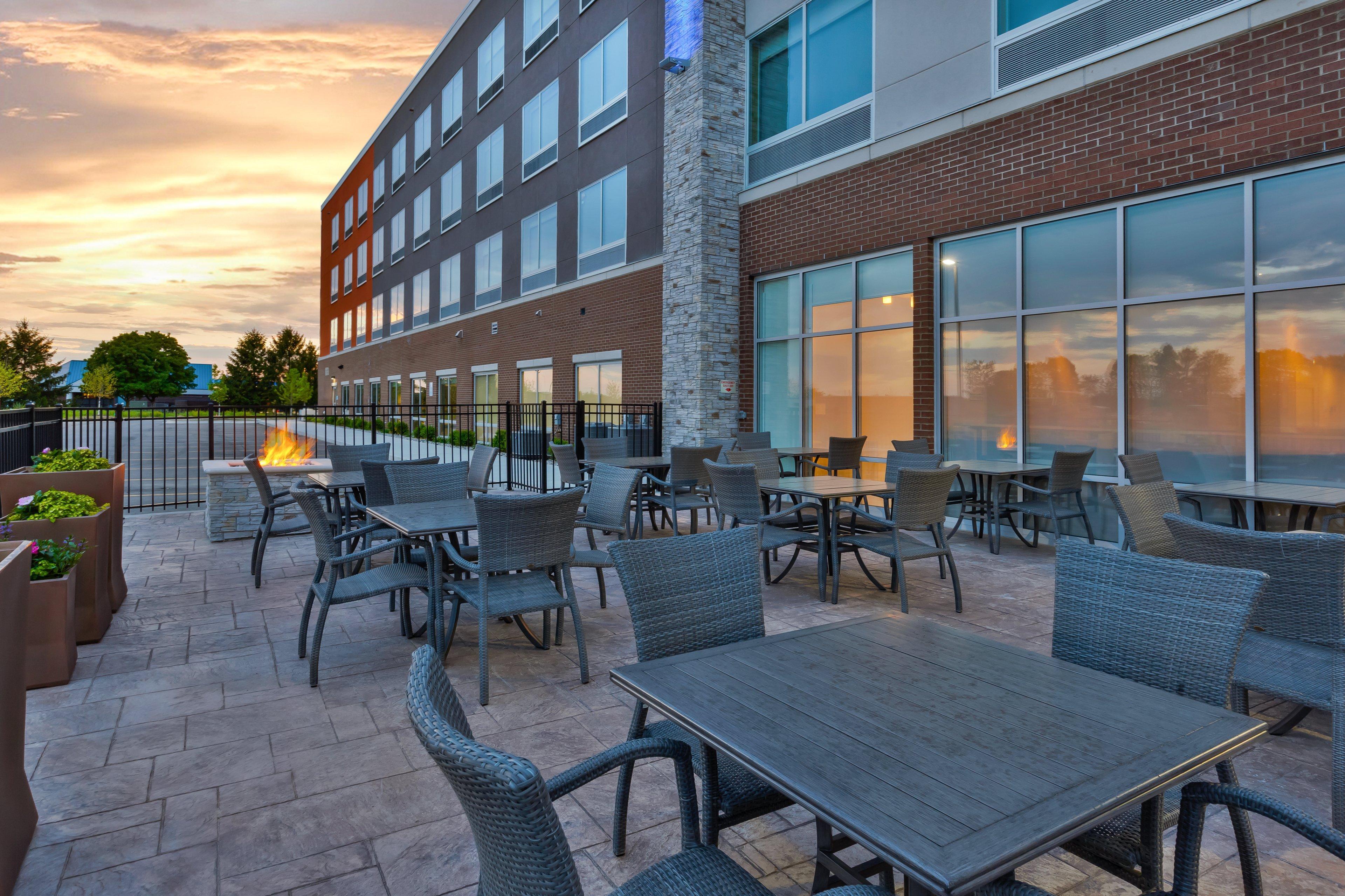 Holiday Inn Express & Suites - Grand Rapids Airport - South By Ihg Dış mekan fotoğraf